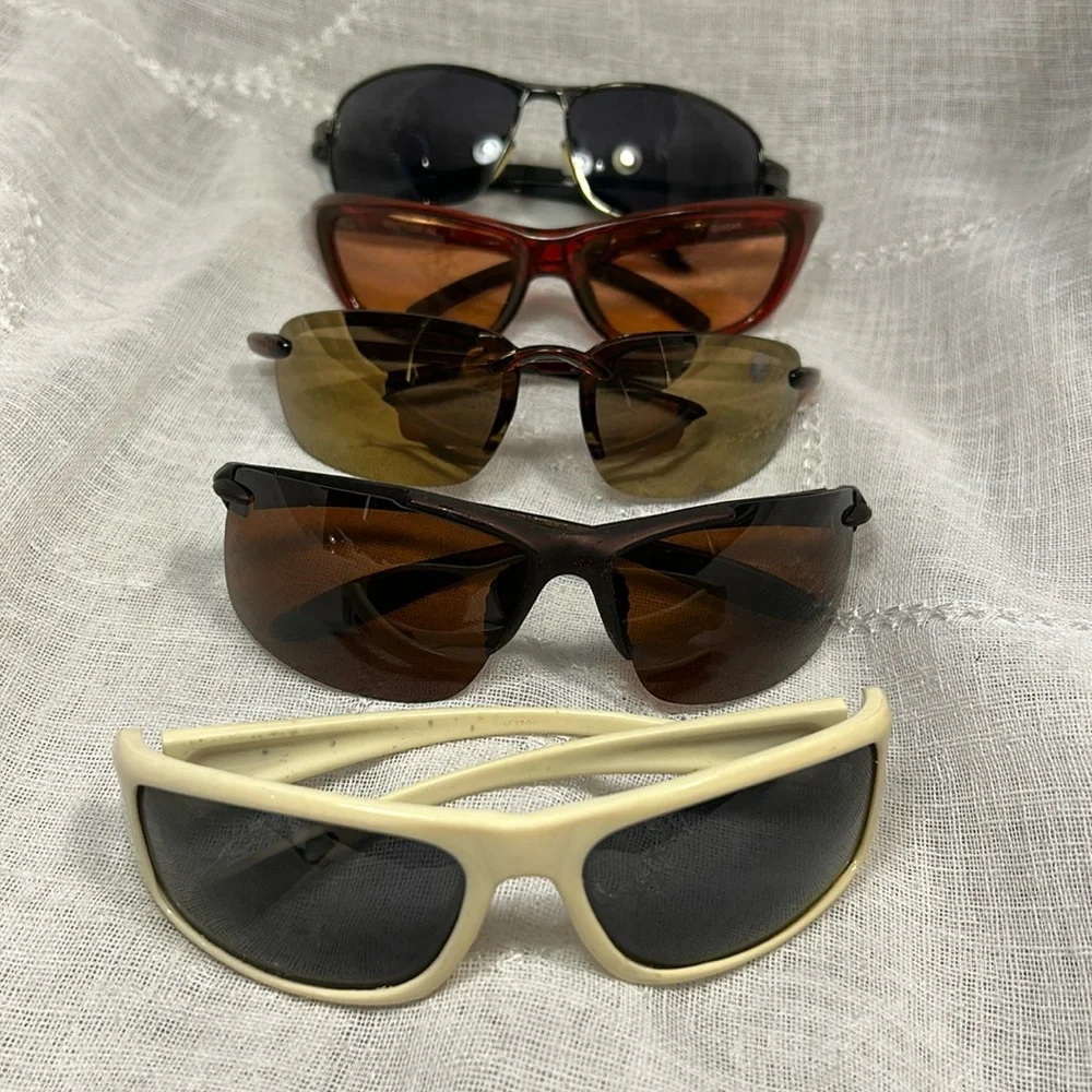 Bundle of 5 pairs of sunglasses